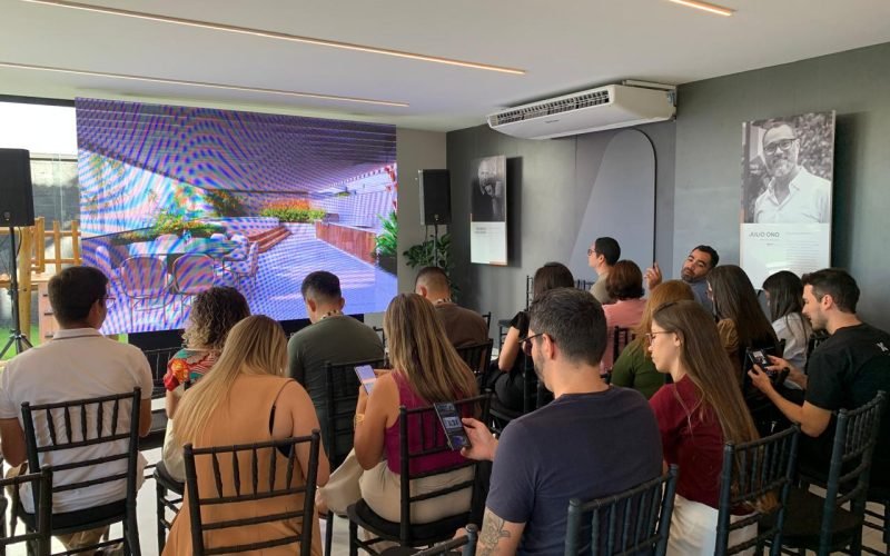 Corretores de imóveis se conectam com detalhes do Artus Vivence, empreendimento de estreia da construtora GHC