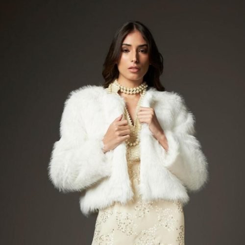 Maison Guilhermina aposta em um inverno com tons terrosos, tecidos robustos e sobreposições
