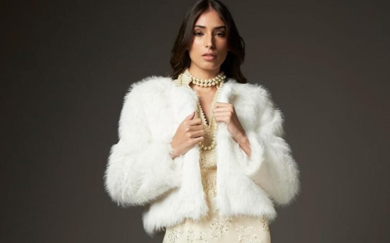 Maison Guilhermina aposta em um inverno com tons terrosos, tecidos robustos e sobreposições