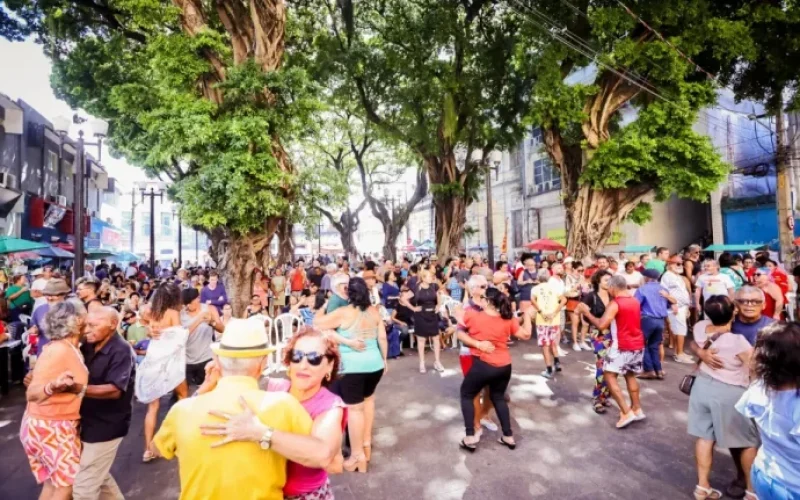 Violonista Chagas Fernandes se apresenta no Sabadinho Bom deste fim de semana