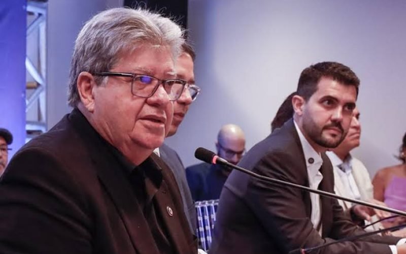 João Azevêdo celebra avanços da Paraíba na educação profissional e no ensino integral