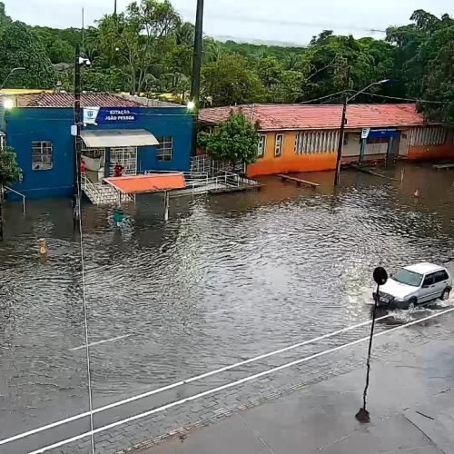 Inmet emite alerta de chuvas intensas para João Pessoa e mais 90 cidades