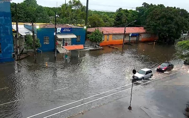 Inmet emite alerta de chuvas intensas para João Pessoa e mais 90 cidades