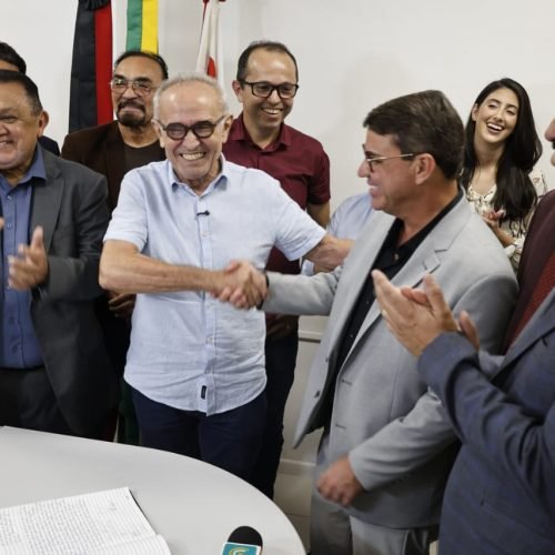 Com viagem de Cícero, Dinho assume Prefeitura de João Pessoa pela quinta vez