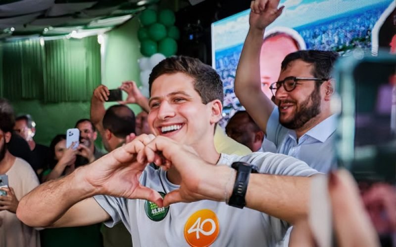 Em ascensão nacional, João Campos vem a Campina Grande para apoiar Jhony Bezerra