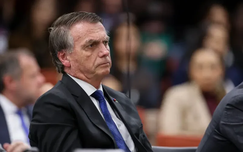 Em tom de campanha, Bolsonaro nega golpe e chama Moraes para vice em 2026