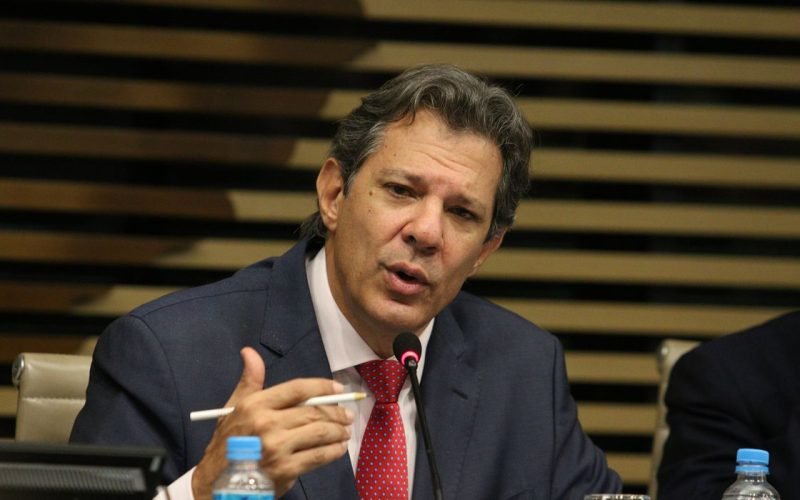 Haddad anuncia isenção do imposto de renda para salário de até R$ 5 mil