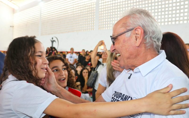 Cícero Lucena faz de João Pessoa a primeira capital a implementar programa com poupança estudantil