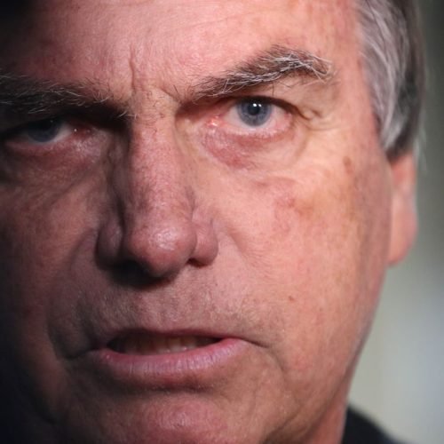 Bolsonaro pode ter alta nesta sexta-feira e deve seguir para prisão domiciliar