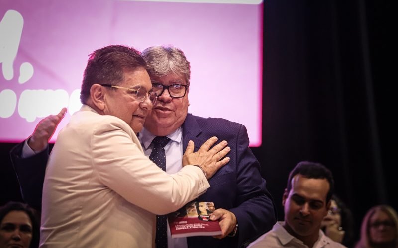 João agradece apoio de Adriano Galdino a Lucas Ribeiro e destaca unidade da base