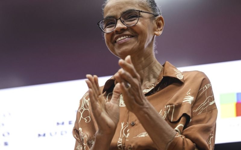 Governo federal faz novas trocas em ministérios antes das eleições