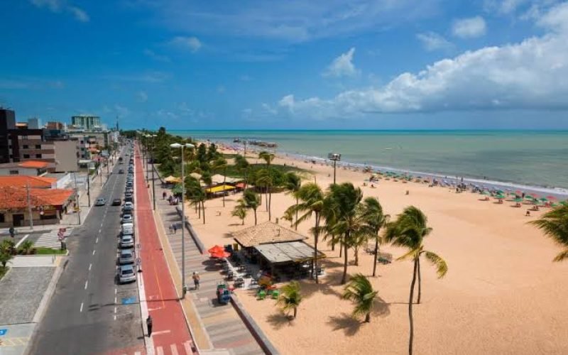 Sedurb mantém fiscalização na orla de João Pessoa e reforça combate a ocupações irregulares