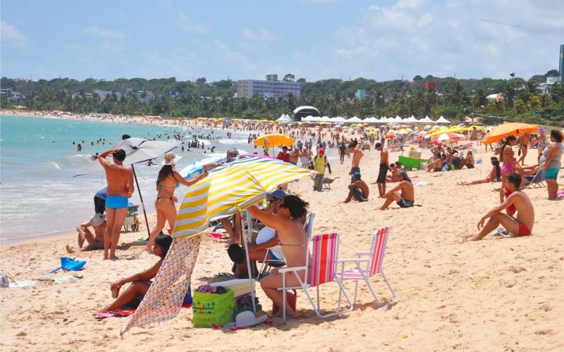 Verão começa neste sábado e previsão é de menos chuvas na maior parte do país