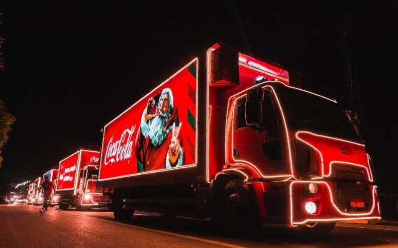 Caravana Iluminada da Coca-Cola percorre ruas de João Pessoa neste sábado