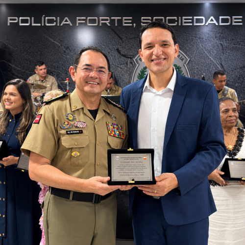 Secretário Erivonaldo Alves é homenageado pela Polícia Militar da Paraíba por contribuição à educação