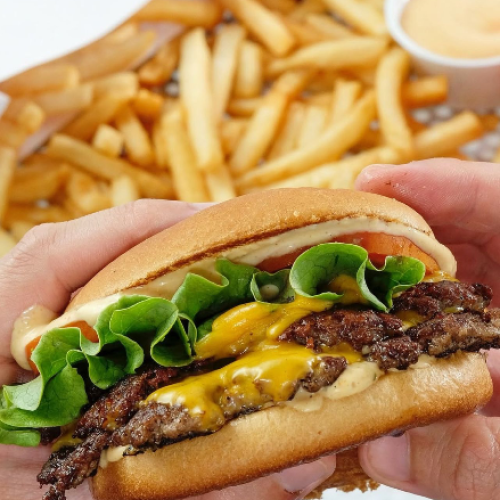 Fat Guys inaugura loja em João Pessoa com promoção que garante 1 ano de hambúrguer