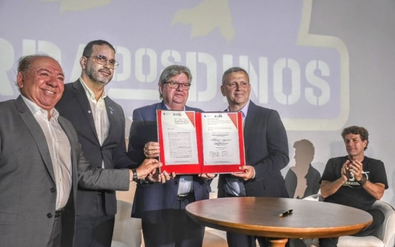 João formaliza instalação de Parque Temático Terra dos Dinos no Polo Turístico Cabo Branco