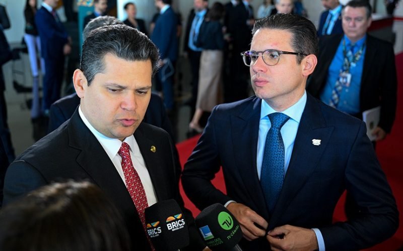 Hugo Motta e Davi Alcolumbre não comparecerão à audiência sobre o aumento do IOF