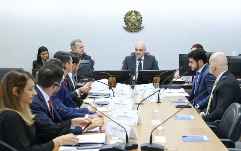 Audiência no STF termina sem acordo e Moraes terá que decidir sobre IOF