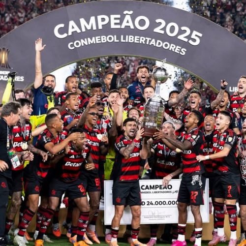 Flamengo faz história e se torna o primeiro tetracampeão brasileiro da Libertadores