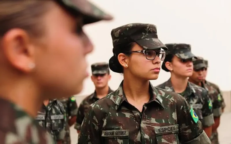 Forças Armadas iniciam alistamento voluntário para mulheres que completam 18 anos em 2025