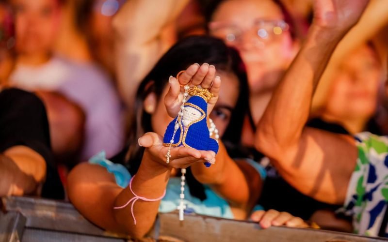 Festa das Neves 2025 começa neste domingo com show da banda Colo de Deus