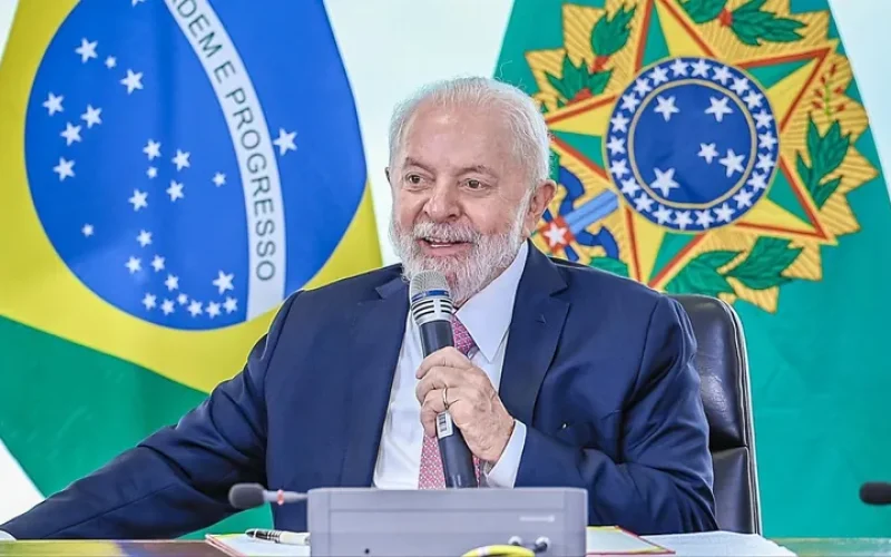 Lula planeja ato simbólico em memória dos ataques de 8 de janeiro em Brasília