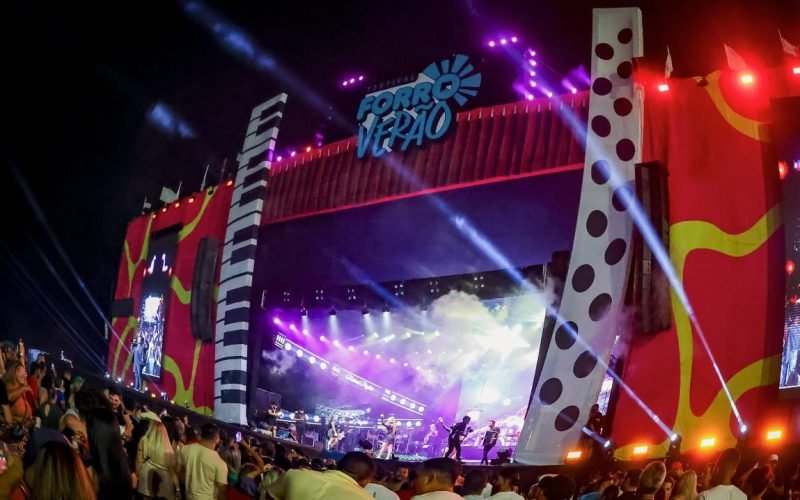 Primeira noite do “Forró Verão” lota Busto de Tamandaré e faz o público dançar com diversos shows
