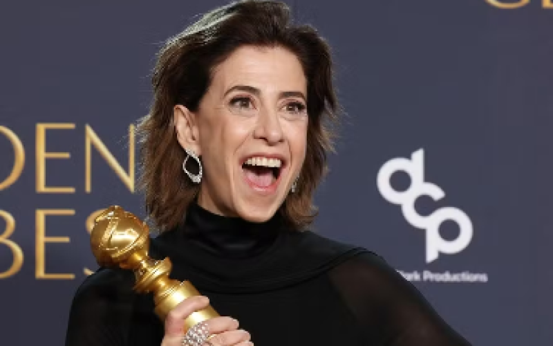 Fernanda Torres vence o Globo de Ouro e traz prêmio inédito ao Brasil