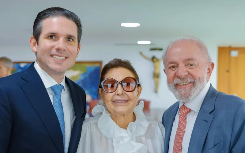 Hugo Motta leva a avó Francisca Motta para primeiro encontro com Lula