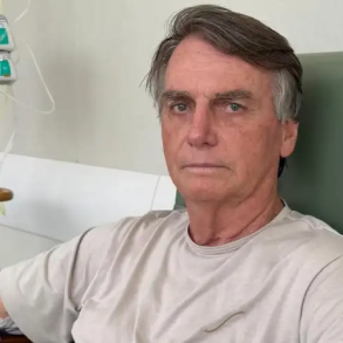 Polícia Federal conclui em laudo médico que Bolsonaro precisa de cirurgia de hérnia