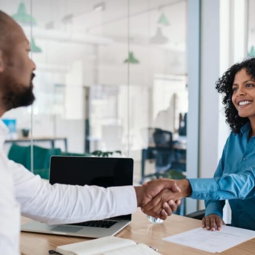 Contratações de fim de ano aquecem o mercado e reforçam papel estratégico do RH