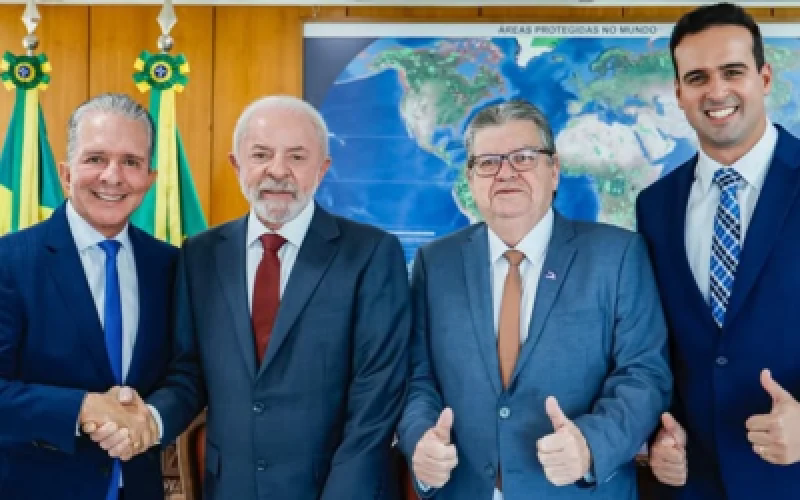 Foto com Lula expõe força da base governista da Paraíba e antecipa desenho político para 2026