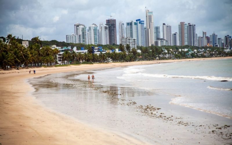 Litoral paraibano tem quatro trechos de praias impróprios para o banho neste fim de semana