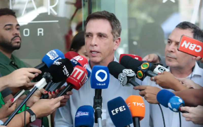 Atualização: Médico de Bolsonaro confirma traumatismo craniano leve