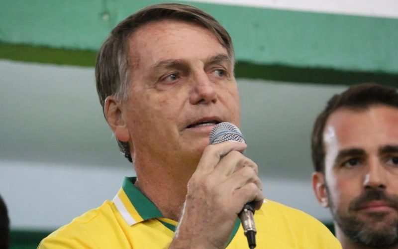 Datafolha mostra que 52% dos brasileiros quer prisão do ex-presidente Jair Bolsonaro