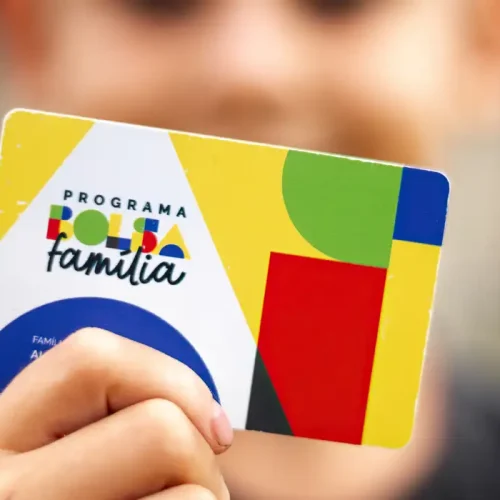 Governo proíbe beneficiários do Bolsa Família de realizar apostas em sites de bets