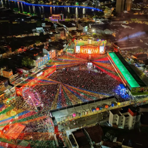 ‘Dominguinho’ abre a primeira noite d’O Maior São João do Mundo; confira programação