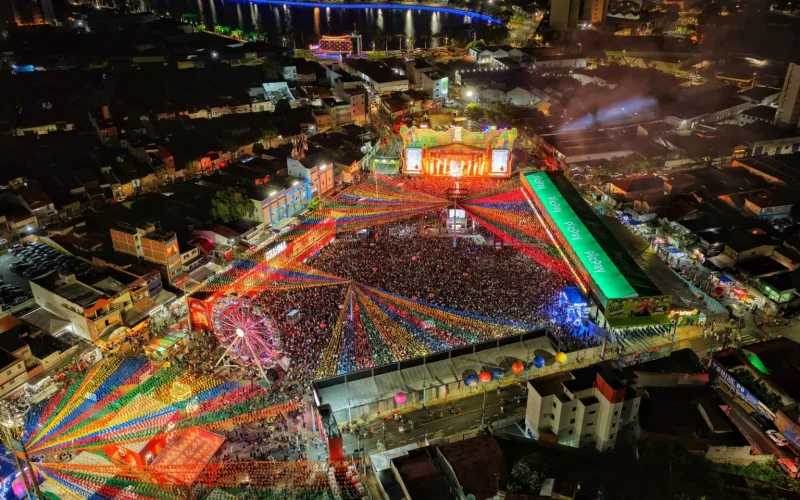 ‘Dominguinho’ abre a primeira noite d’O Maior São João do Mundo; confira programação