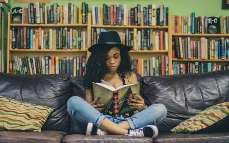 Dia Mundial do Livro: Como estimular a leitura entre os jovens