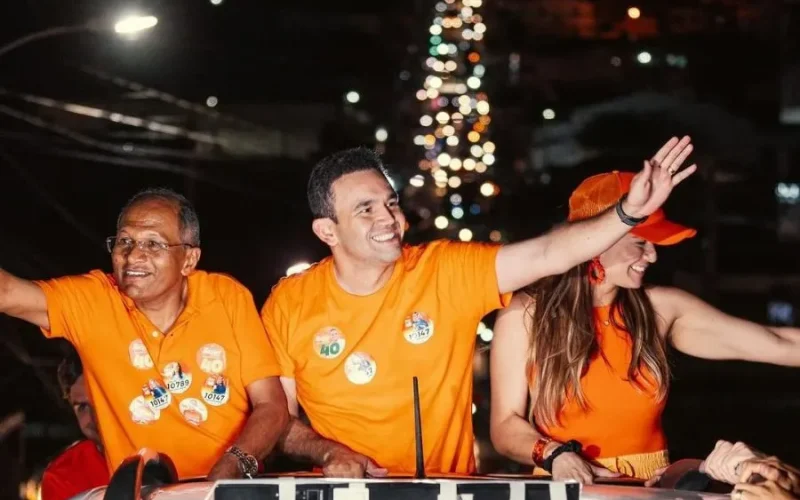 Dr. Jhony e Marinaldo realizam carreata com mais de 12 horas de duração pelos bairros de CG