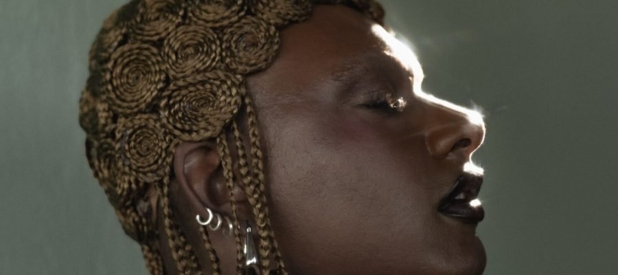 Com últimos ingressos disponíveis, show de Liniker em João Pessoa confirma sucesso da turnê