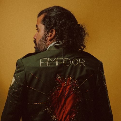 Yuri Gonzaga apresenta o show Amador, no Teatro do Sesc Centro, em João Pessoa