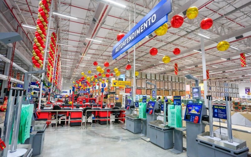 Assaí 2T25: Rede amplia serviços em lojas e tem lucro e rentabilidade em alta