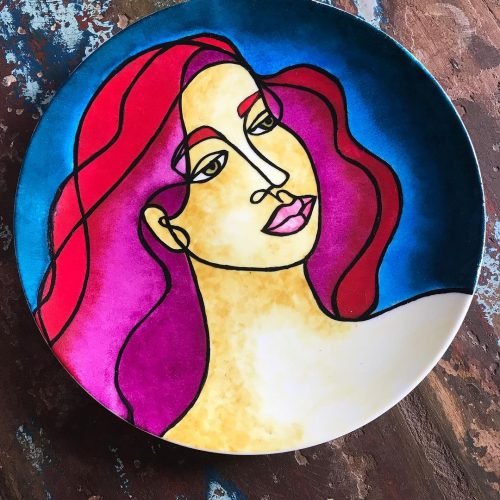 Luciana Oliveira apresenta delicadeza do mar em suas peças no Espaço Arte Brasil