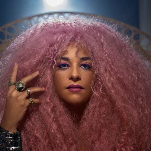 Loca como tu Madre Centro recebe Luna Vitrolira em noite de poesia, música e lançamento literário