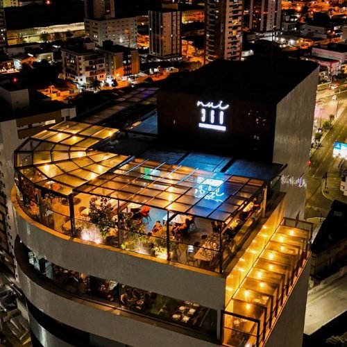 NUI 360 divulga agenda cultural do verão com música ao vivo no rooftop e no restaurante