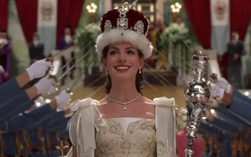Após duas décadas, Anne Hathaway confirma O Diário da Princesa 3; relembre looks do filme