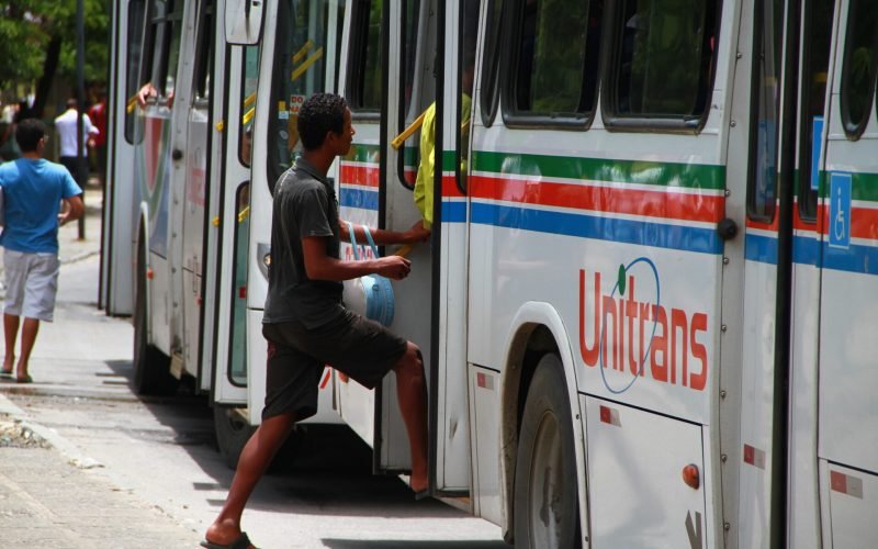 Passagem de ônibus sobe e novo valor já está em vigor em João Pessoa e Campina Grande