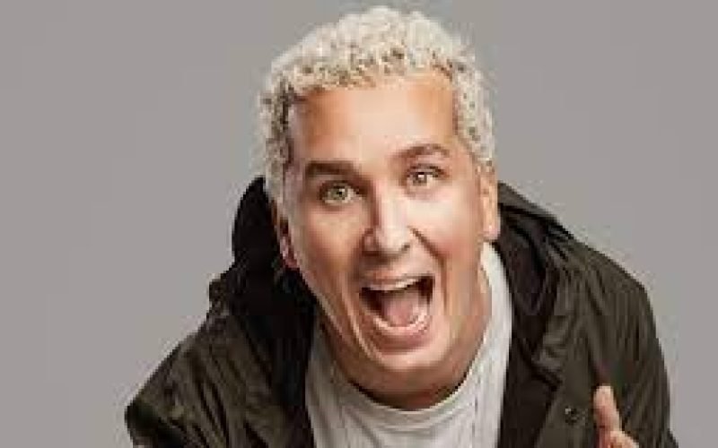 Rafael Portugal volta aos palcos de João Pessoa com show de humor no Teatro Pedra do Reino